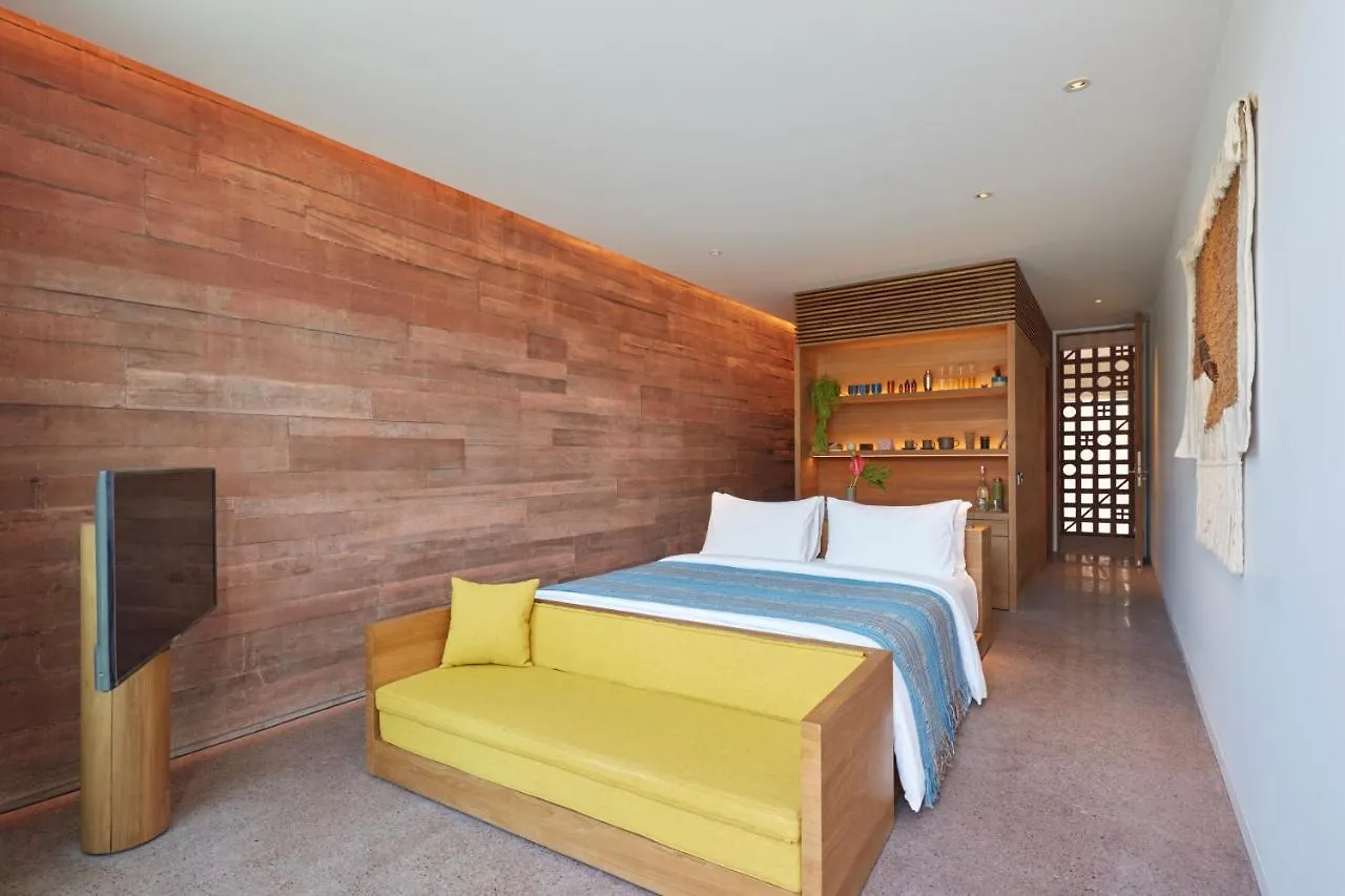 אתר נופש סמיניאק Potato Head Suites & Studios